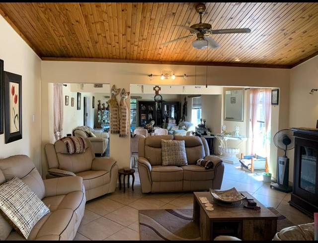 4 BEDROOM HOUSE FOR SALE IN PARKRAND